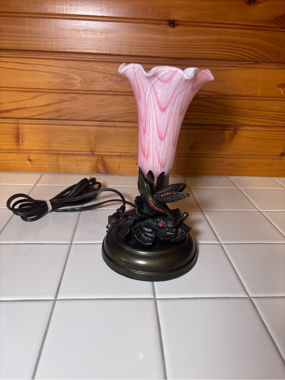 Dale Tiffany Hummingbird Lily Accent MCM Lamp Pink Art Glass Shade & Brass Base